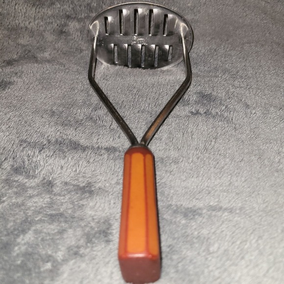 Vintage Englishtown Stainless Steel Potato Masher Bakelite Red Handle 8.25" - Picture 2 of 5